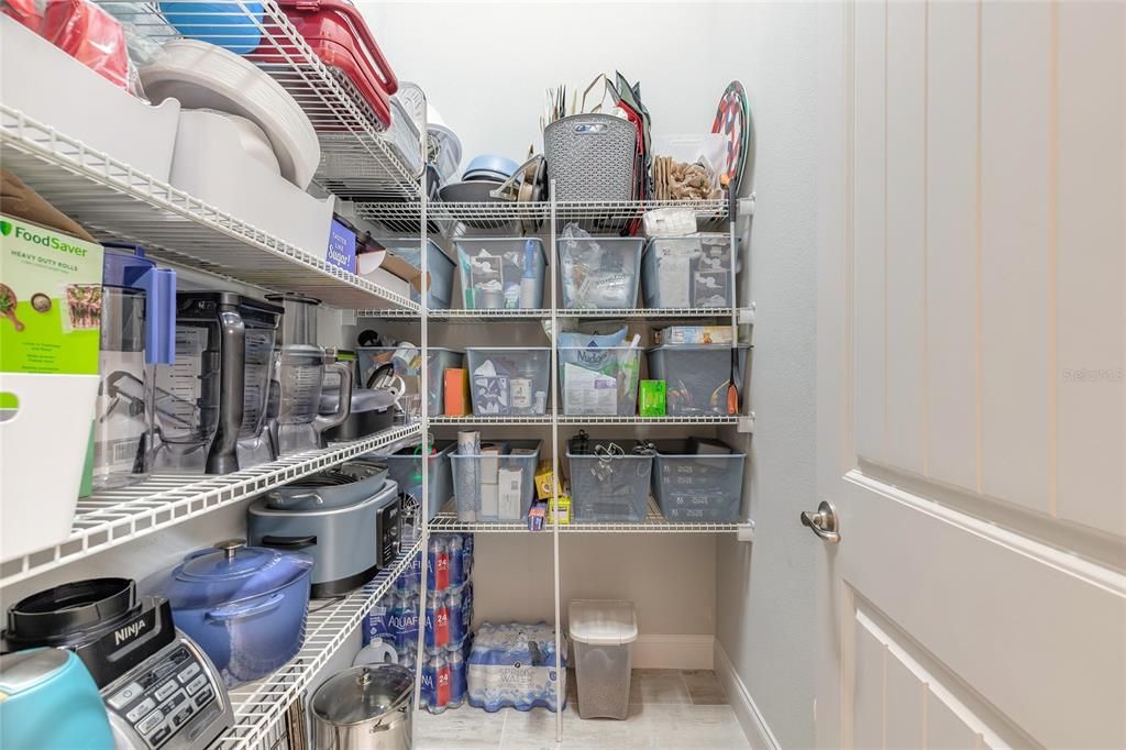 Под контрактом: $749,888 (4 спален, 3 ванн, 2511 Квадратных фут)