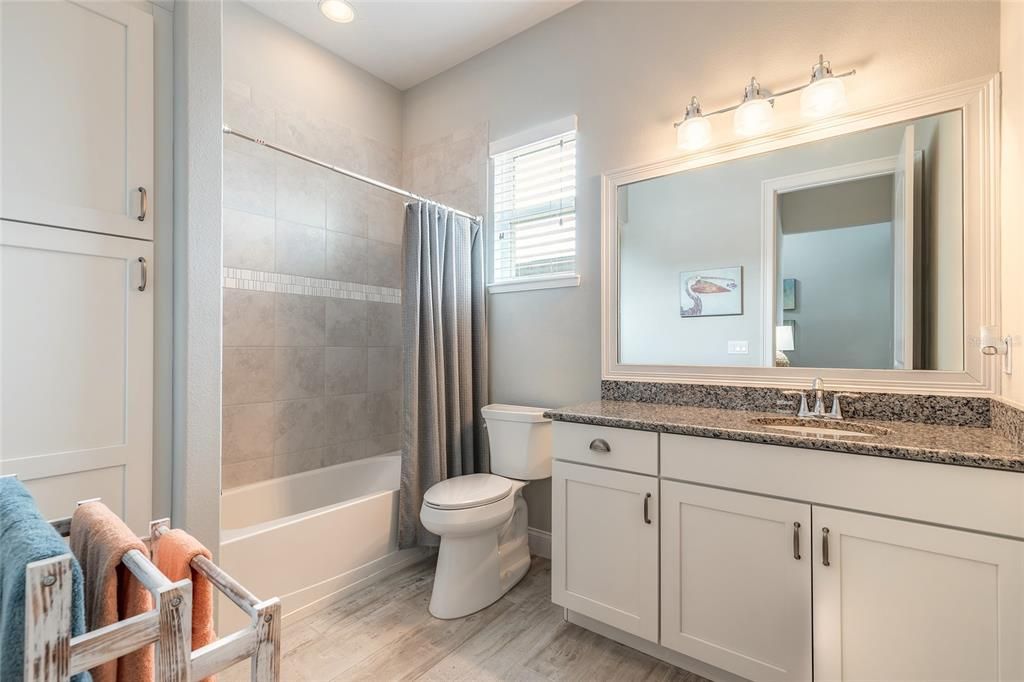 Под контрактом: $749,888 (4 спален, 3 ванн, 2511 Квадратных фут)