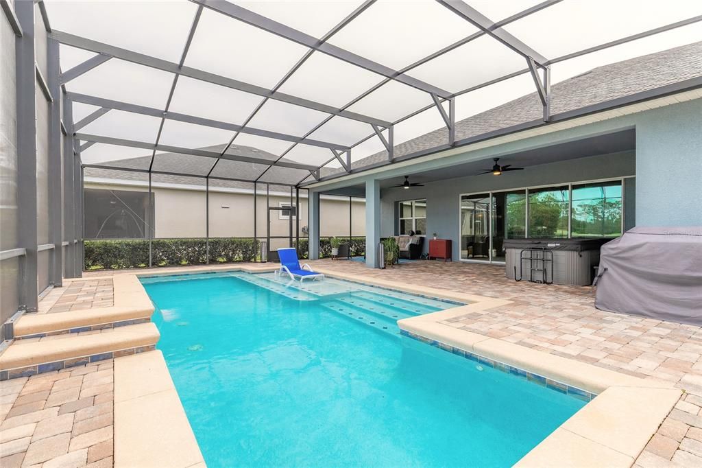 Под контрактом: $749,888 (4 спален, 3 ванн, 2511 Квадратных фут)