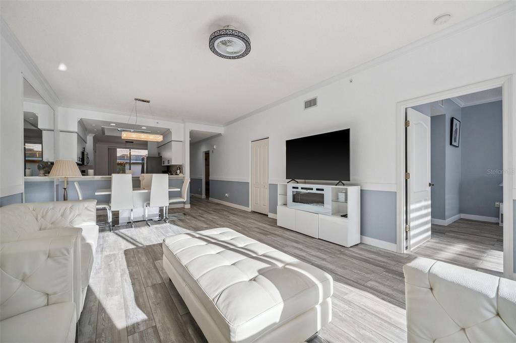 待售: $359,900 (2 贝兹, 2 浴室, 1333 平方英尺)