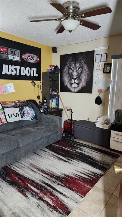 На продажу: $194,500 (2 спален, 2 ванн, 1038 Квадратных фут)