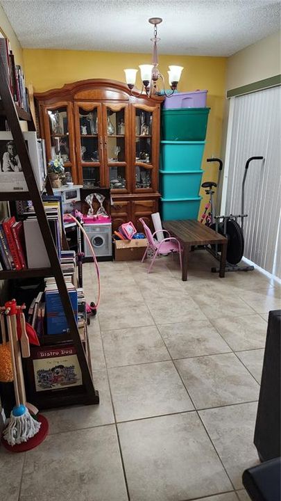 На продажу: $194,500 (2 спален, 2 ванн, 1038 Квадратных фут)