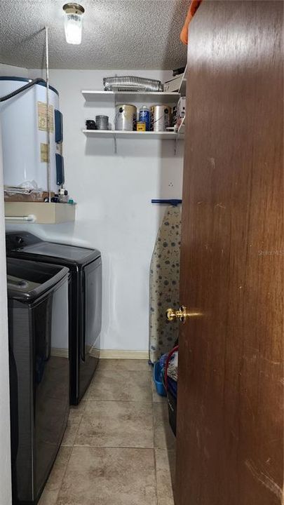 На продажу: $194,500 (2 спален, 2 ванн, 1038 Квадратных фут)