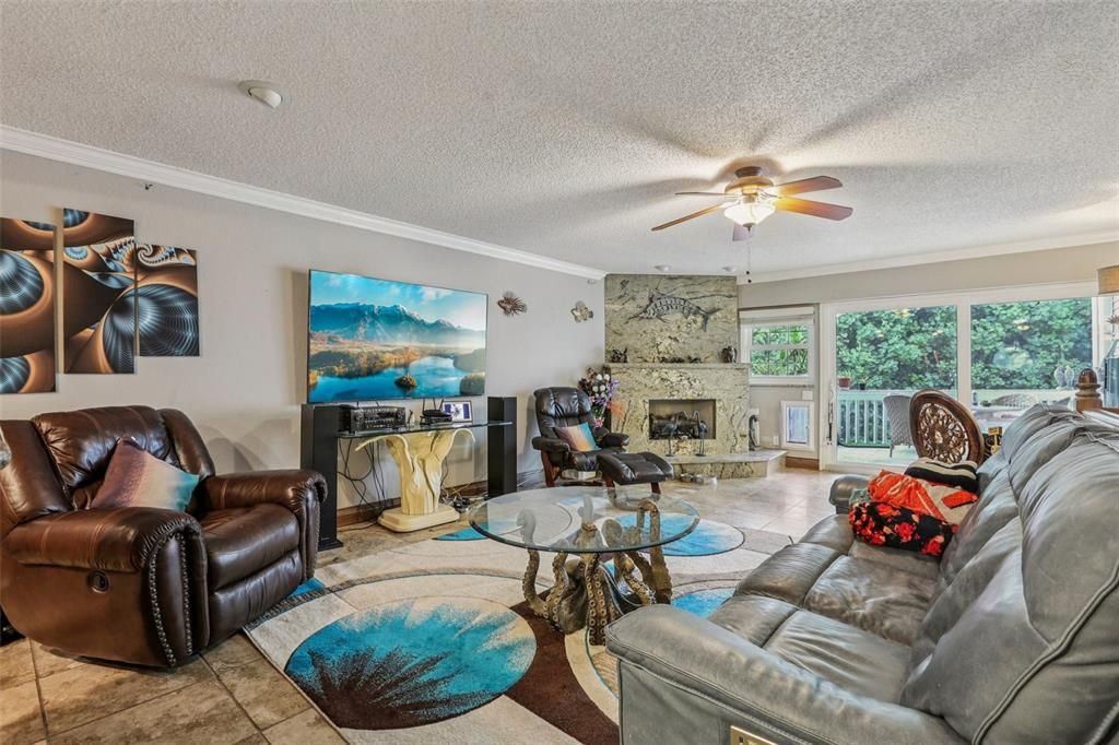 На продажу: $885,000 (3 спален, 3 ванн, 2435 Квадратных фут)