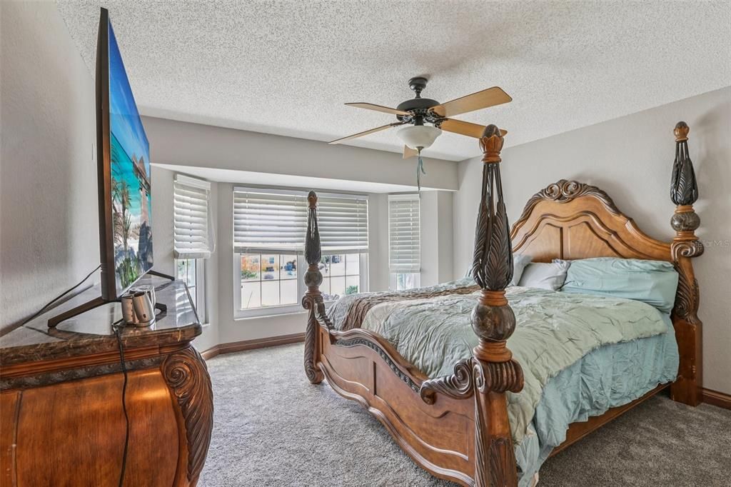 На продажу: $885,000 (3 спален, 3 ванн, 2435 Квадратных фут)