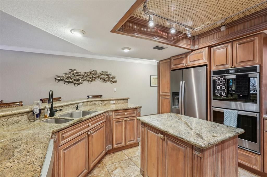 На продажу: $885,000 (3 спален, 3 ванн, 2435 Квадратных фут)