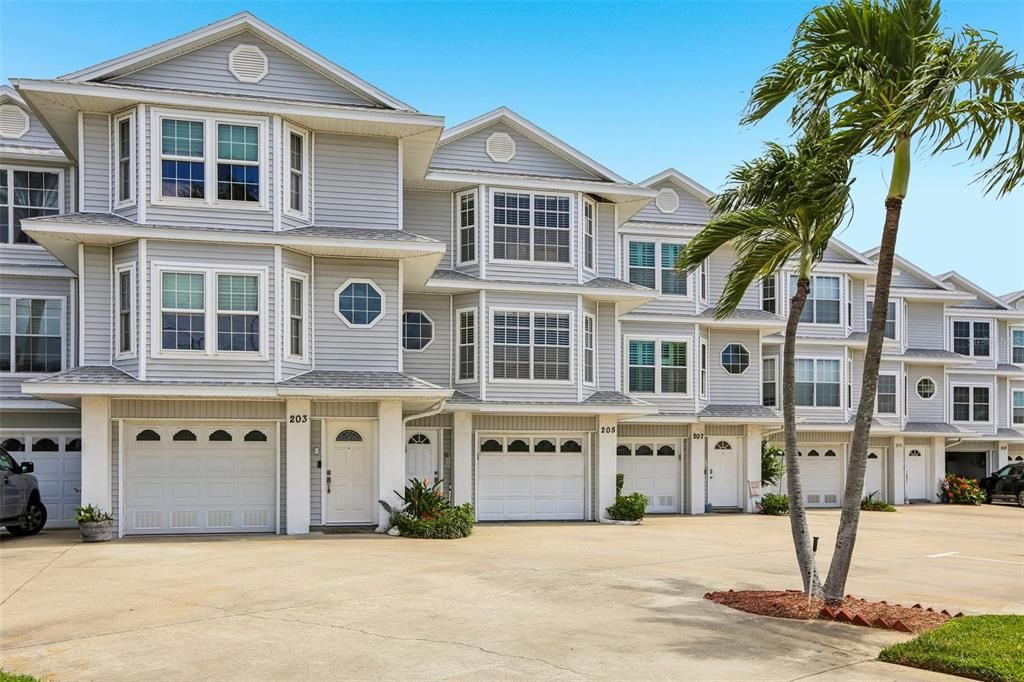 На продажу: $885,000 (3 спален, 3 ванн, 2435 Квадратных фут)