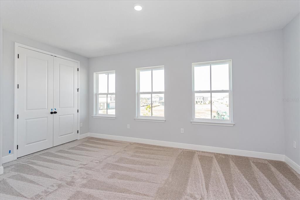 Под контрактом: $962,990 (4 спален, 3 ванн, 3413 Квадратных фут)