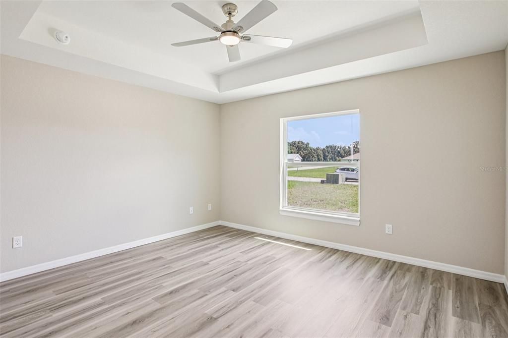 For Sale: $399,900 (3 beds, 2 baths, 1884 Square Feet)