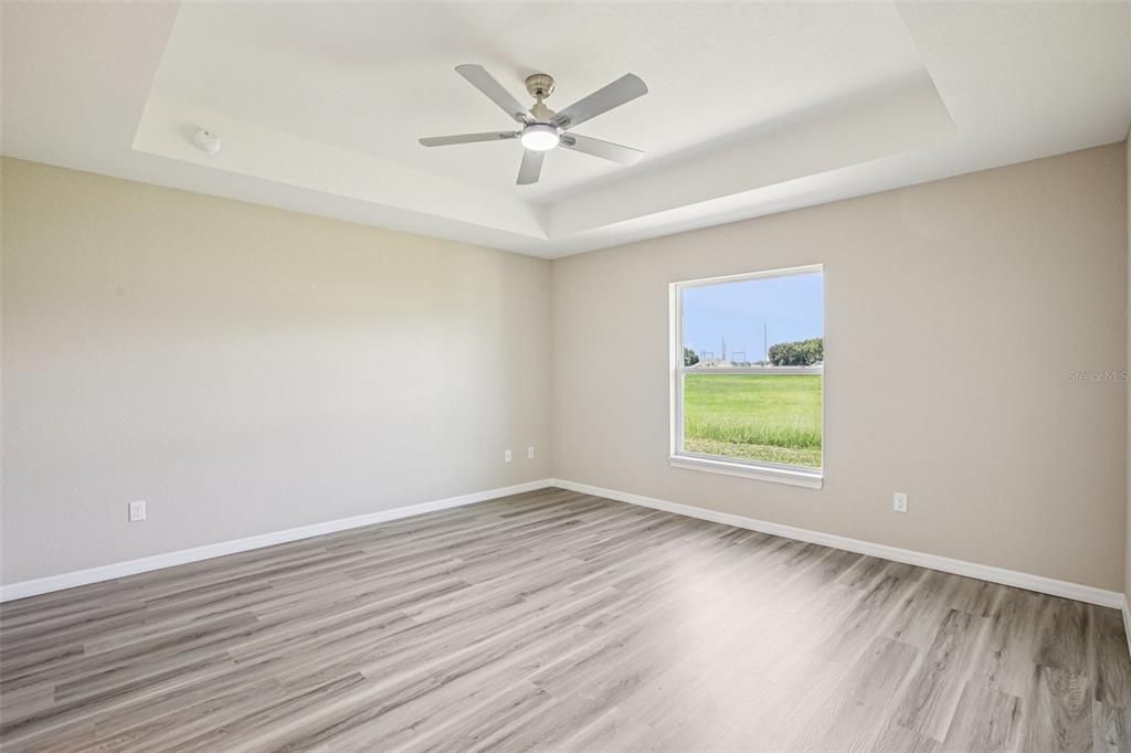 For Sale: $399,900 (3 beds, 2 baths, 1884 Square Feet)