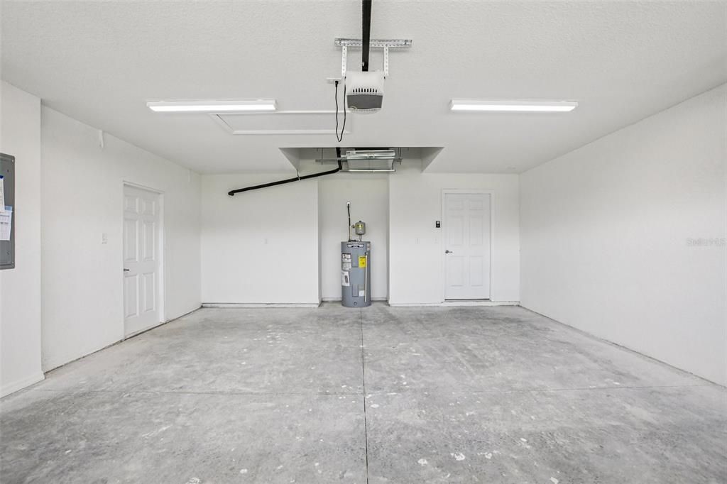 For Sale: $399,900 (3 beds, 2 baths, 1884 Square Feet)