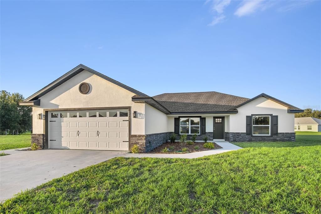 For Sale: $399,900 (3 beds, 2 baths, 1884 Square Feet)