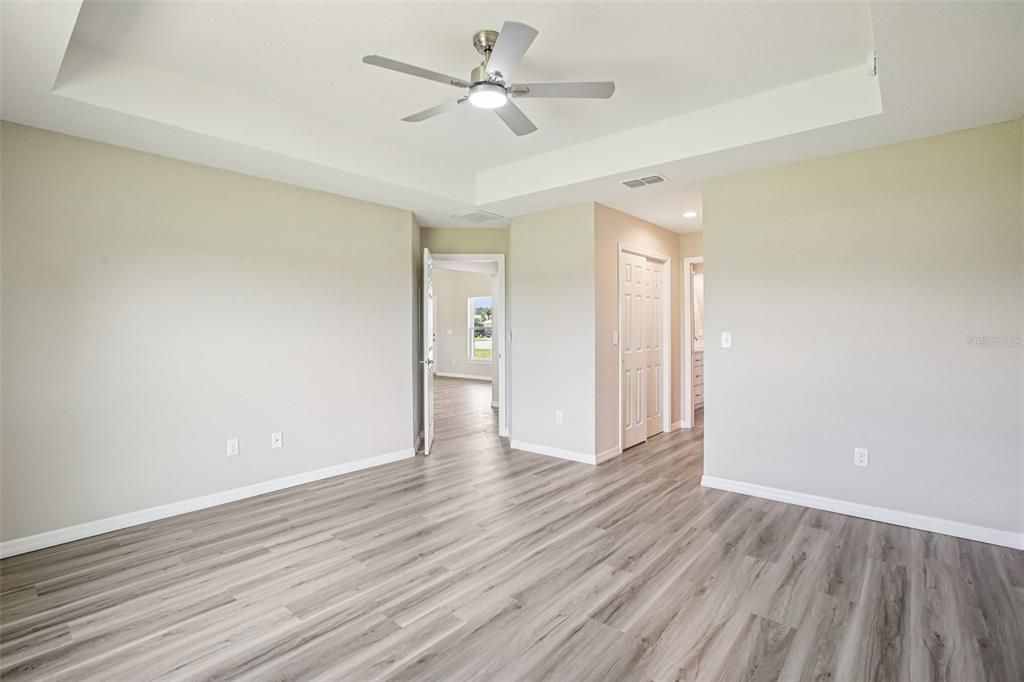 For Sale: $399,900 (3 beds, 2 baths, 1884 Square Feet)