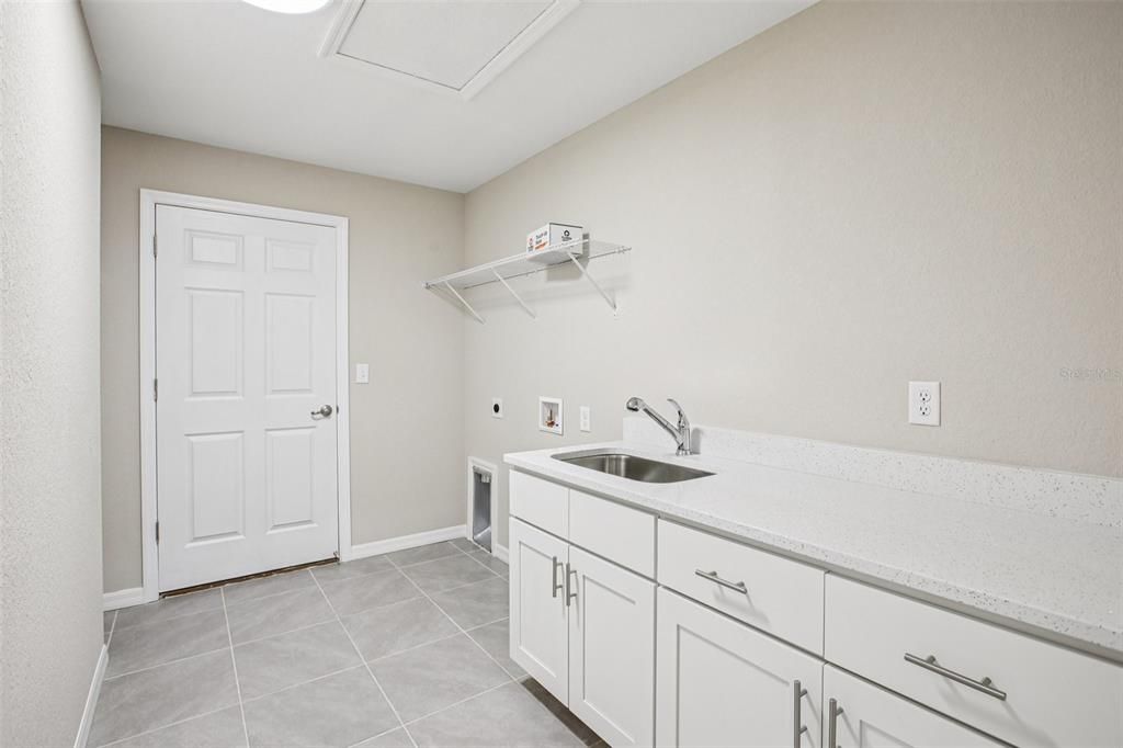 For Sale: $399,900 (3 beds, 2 baths, 1884 Square Feet)