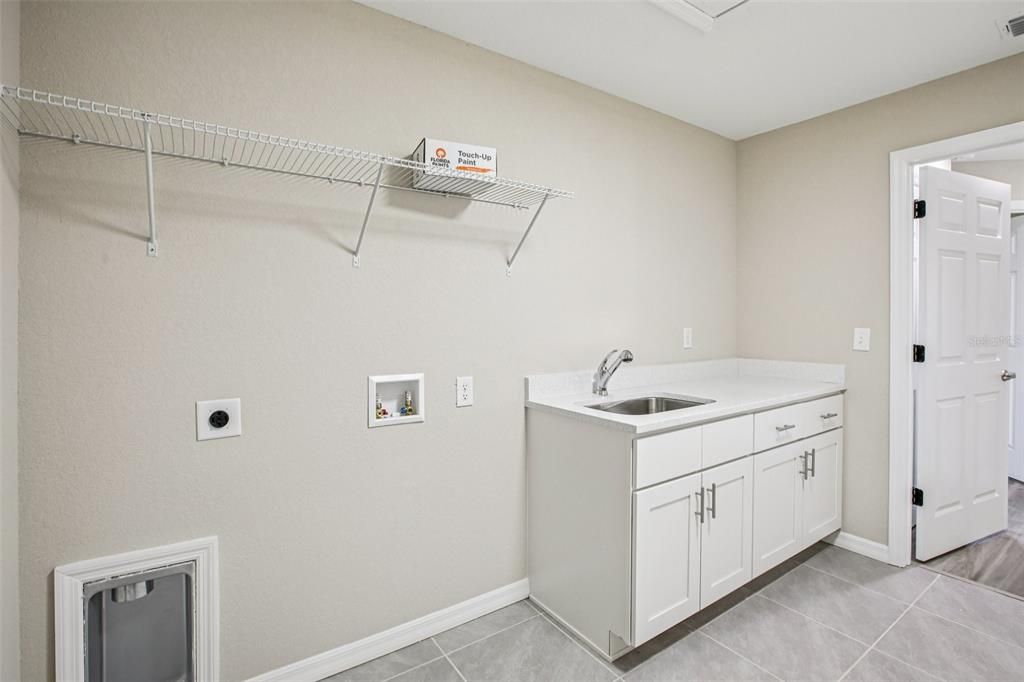 For Sale: $399,900 (3 beds, 2 baths, 1884 Square Feet)