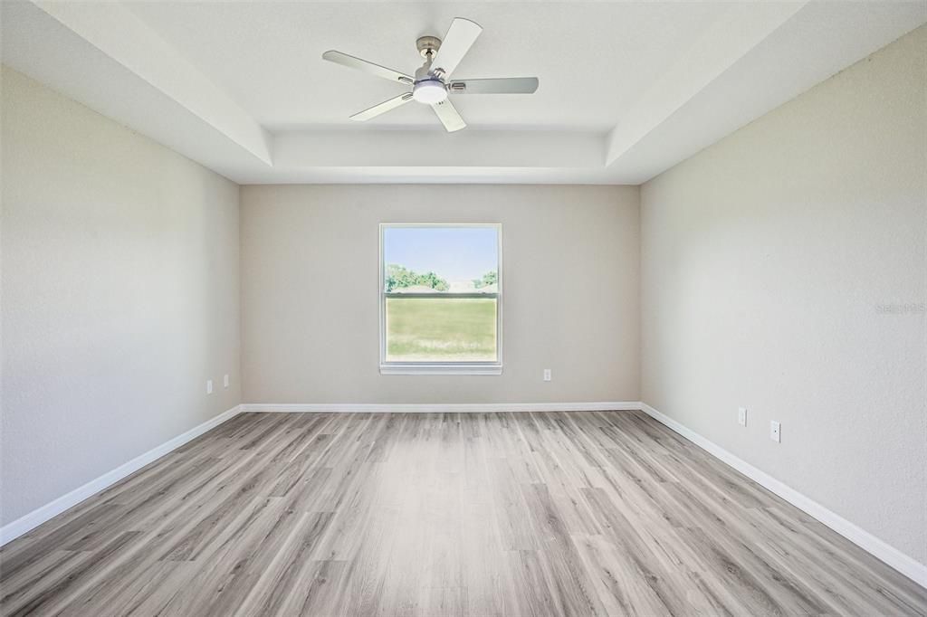 For Sale: $399,900 (3 beds, 2 baths, 1884 Square Feet)