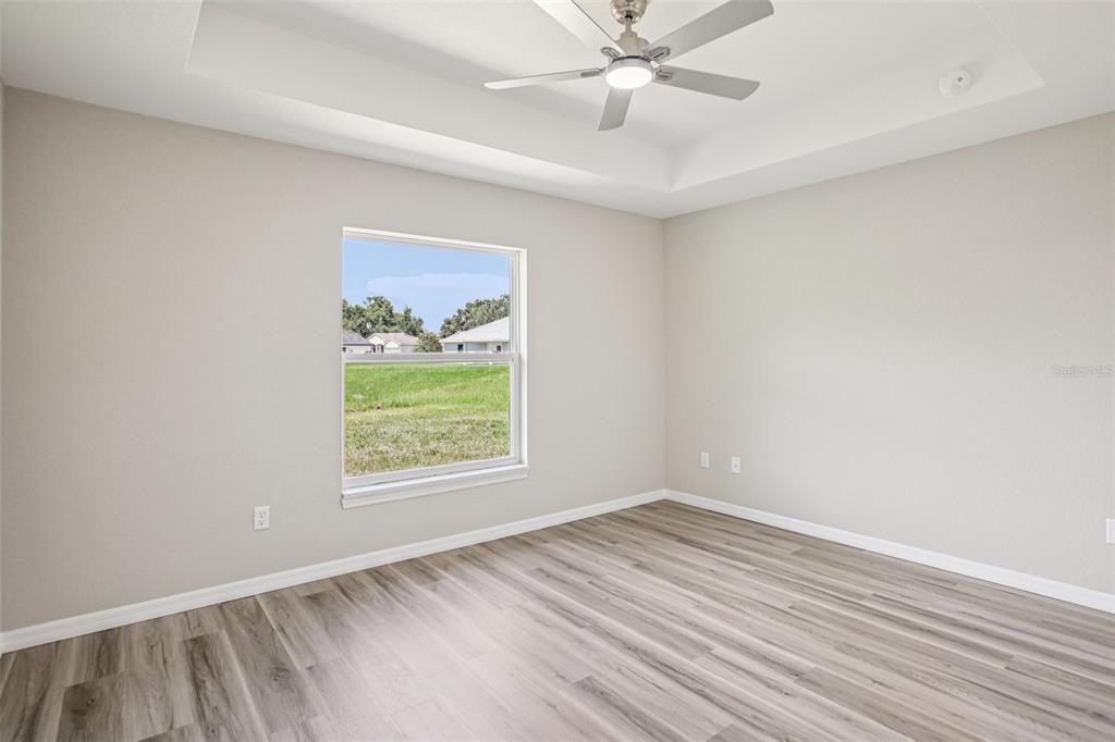 For Sale: $399,900 (3 beds, 2 baths, 1884 Square Feet)