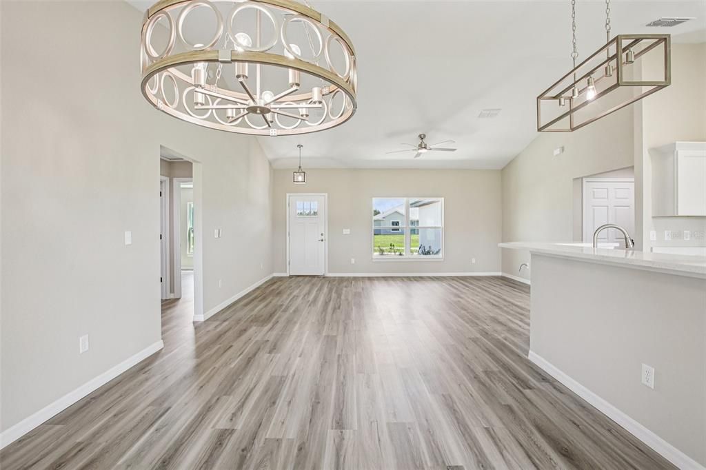 For Sale: $399,900 (3 beds, 2 baths, 1884 Square Feet)