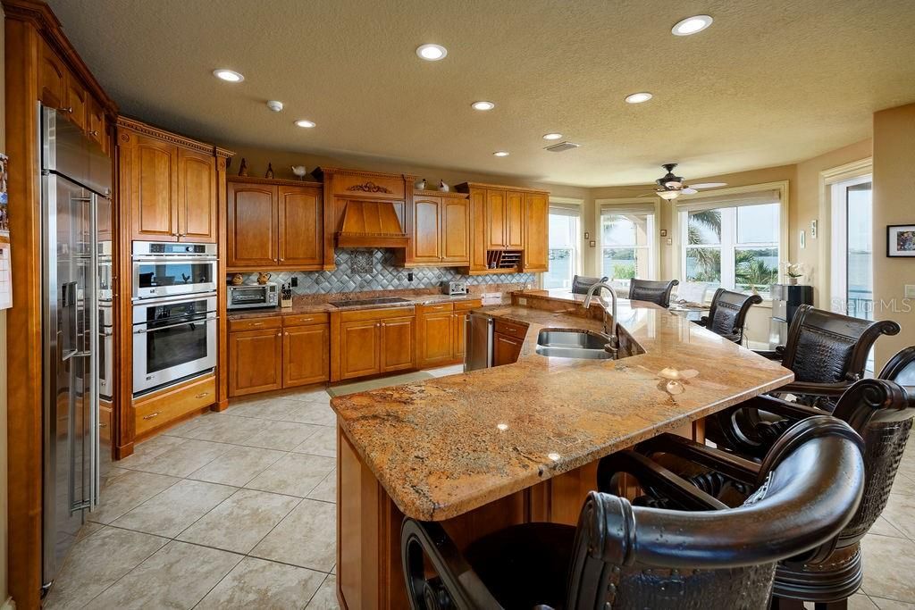 For Sale: $3,900,000 (5 beds, 4 baths, 4571 Square Feet)