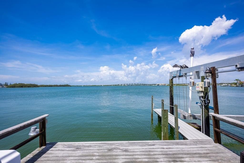 For Sale: $3,900,000 (5 beds, 4 baths, 4571 Square Feet)