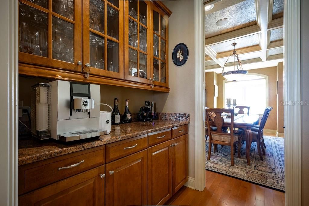 For Sale: $3,900,000 (5 beds, 4 baths, 4571 Square Feet)