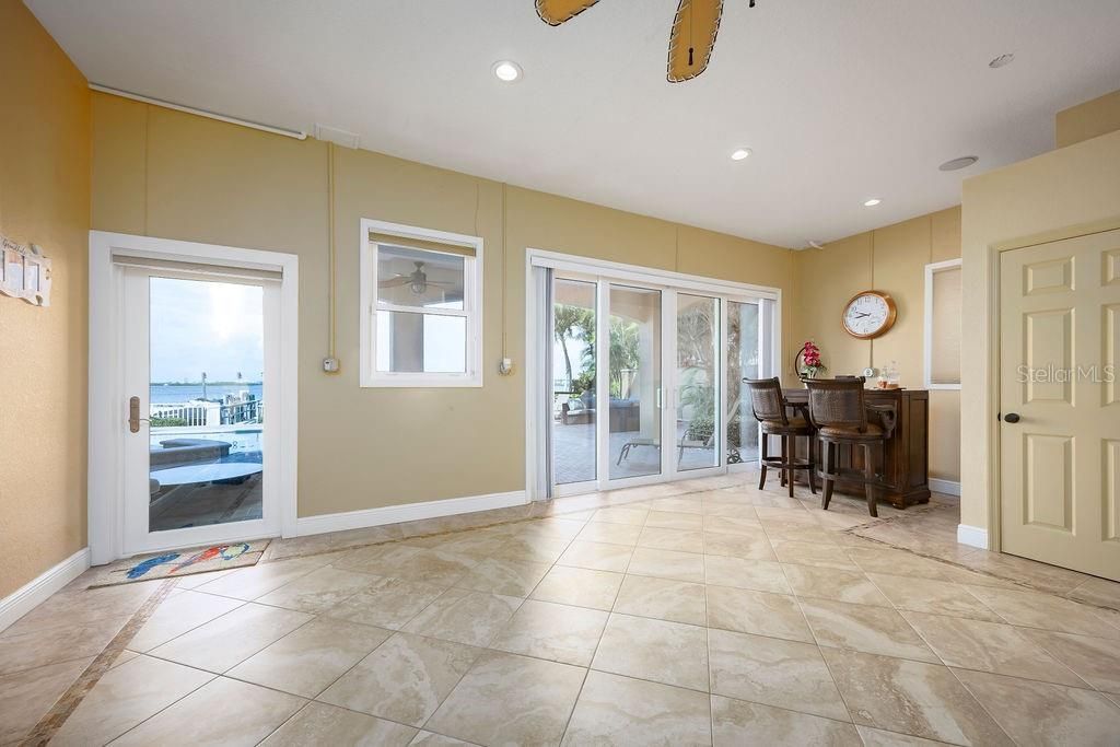 For Sale: $3,900,000 (5 beds, 4 baths, 4571 Square Feet)