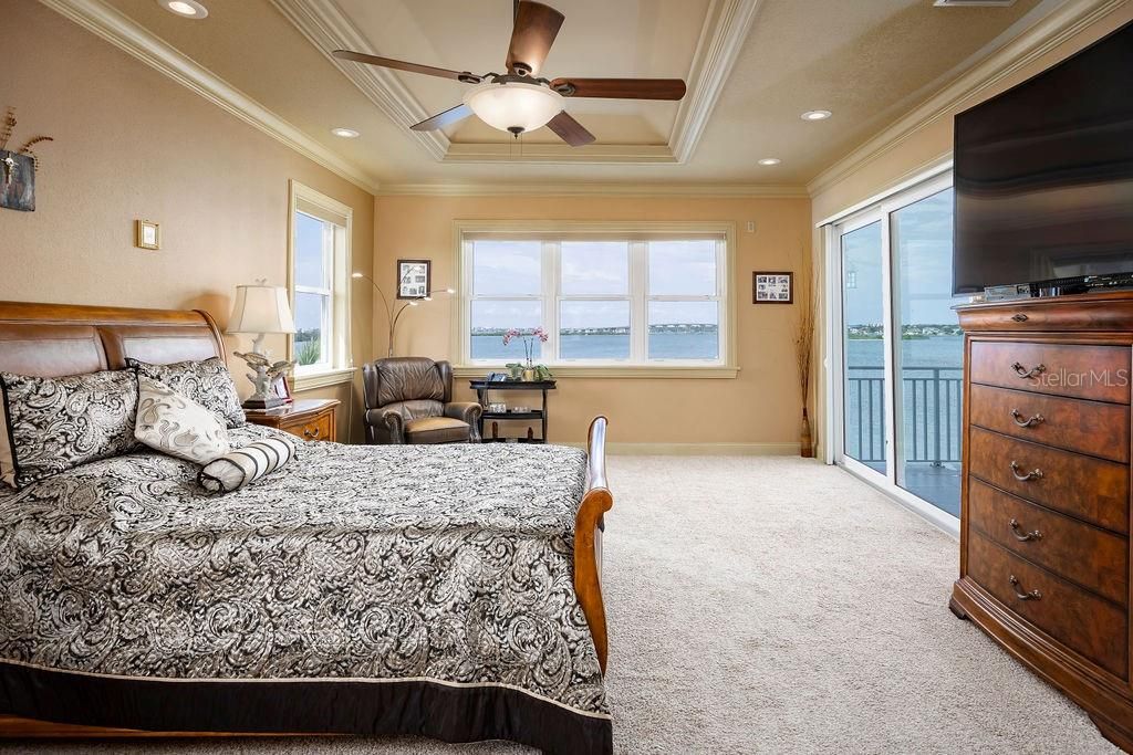 For Sale: $3,900,000 (5 beds, 4 baths, 4571 Square Feet)