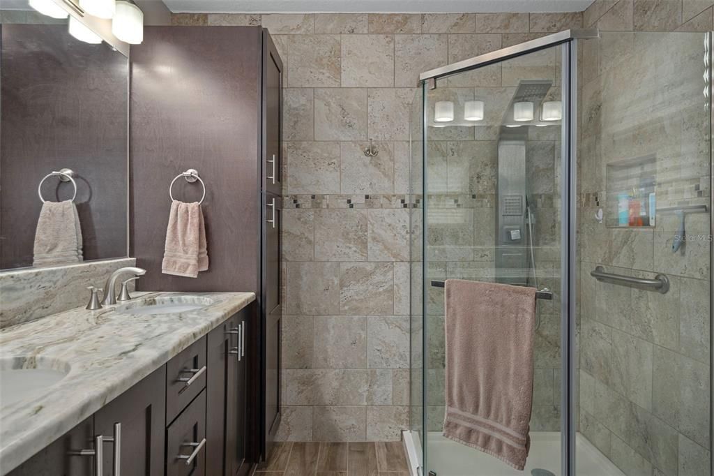 Activo con contrato: $525,000 (3 camas, 2 baños, 1904 Pies cuadrados)