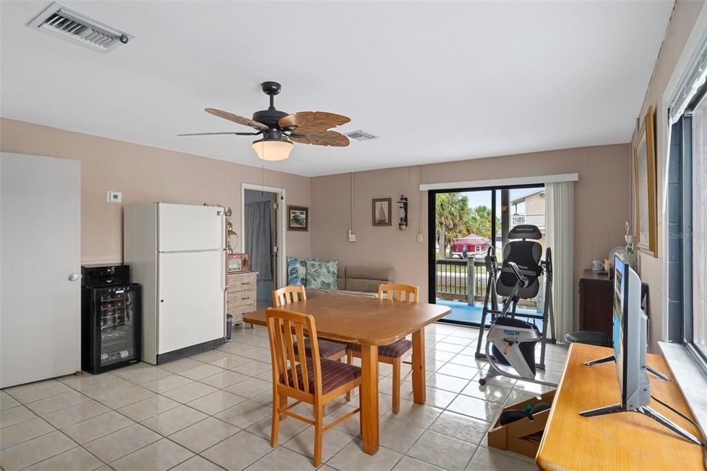 Activo con contrato: $525,000 (3 camas, 2 baños, 1904 Pies cuadrados)