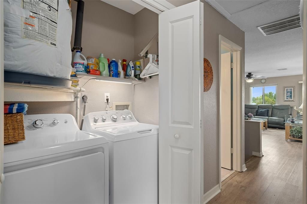 Activo con contrato: $525,000 (3 camas, 2 baños, 1904 Pies cuadrados)