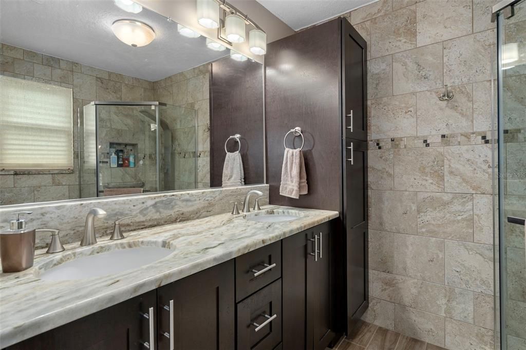 Activo con contrato: $525,000 (3 camas, 2 baños, 1904 Pies cuadrados)