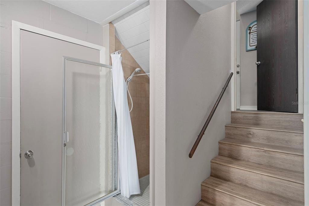 Activo con contrato: $525,000 (3 camas, 2 baños, 1904 Pies cuadrados)