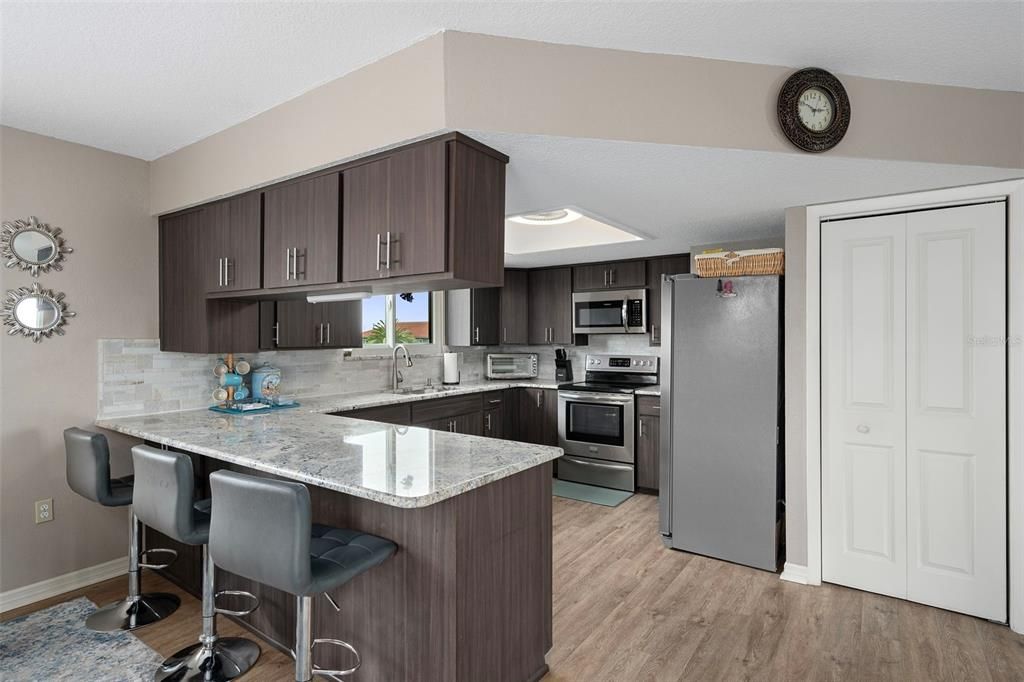 Activo con contrato: $525,000 (3 camas, 2 baños, 1904 Pies cuadrados)