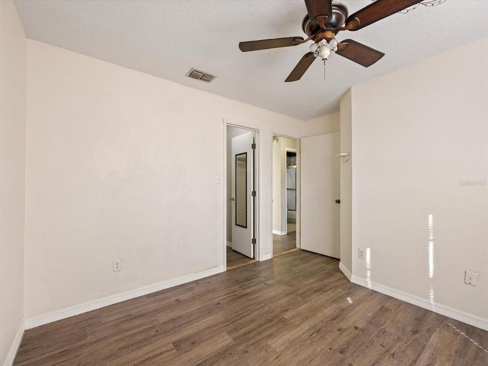 Active With Contract: $299,500 (3 beds, 2 baths, 1232 Square Feet)