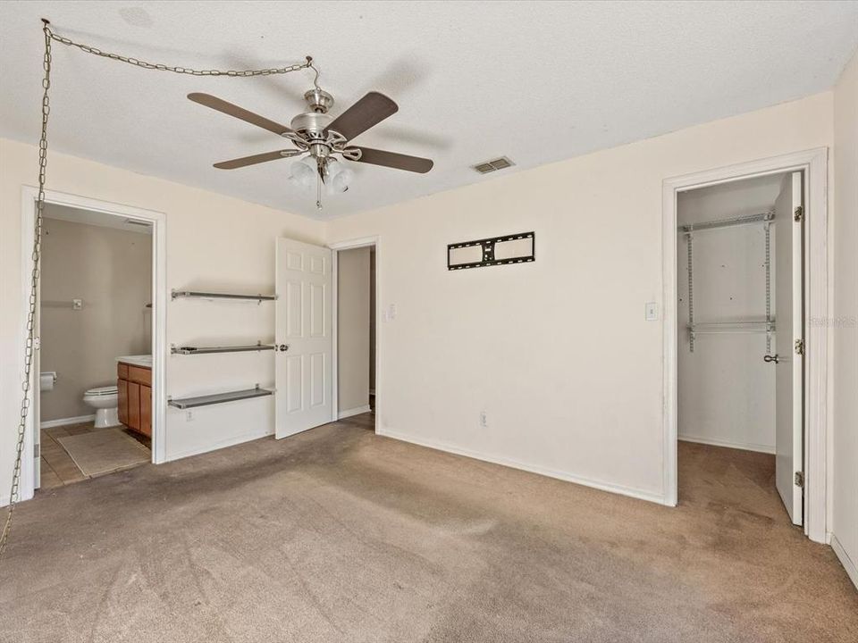 Active With Contract: $299,500 (3 beds, 2 baths, 1232 Square Feet)