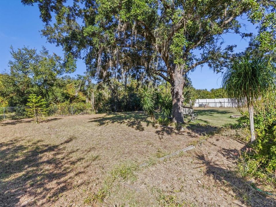 Active With Contract: $299,500 (3 beds, 2 baths, 1232 Square Feet)