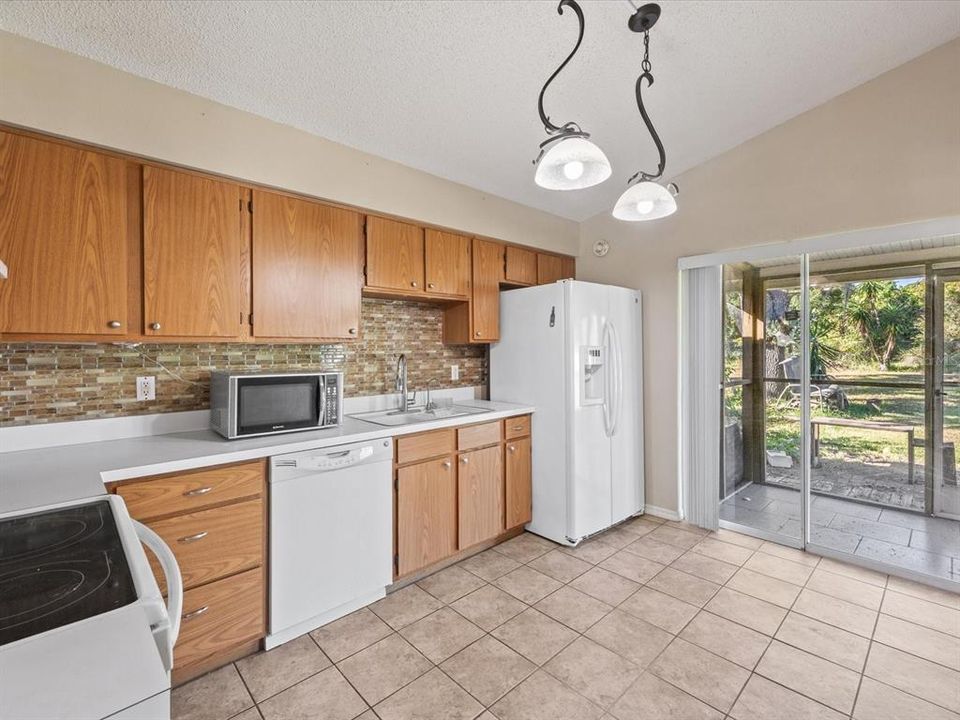 Active With Contract: $299,500 (3 beds, 2 baths, 1232 Square Feet)