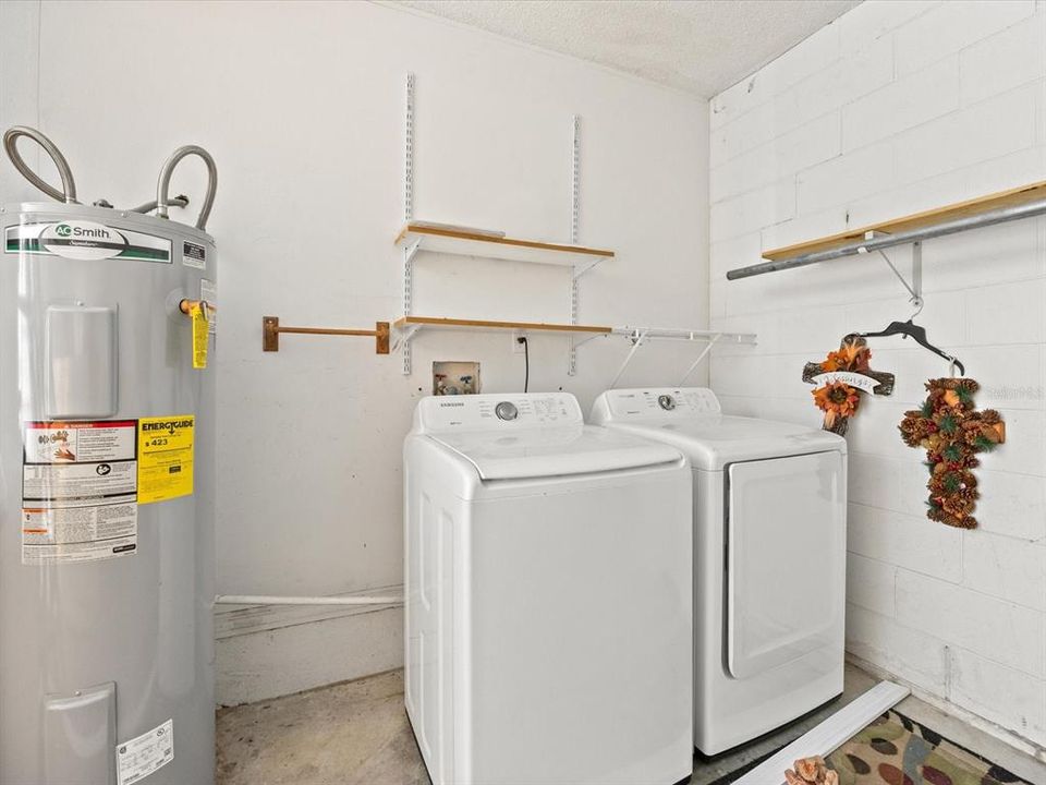 Active With Contract: $299,500 (3 beds, 2 baths, 1232 Square Feet)