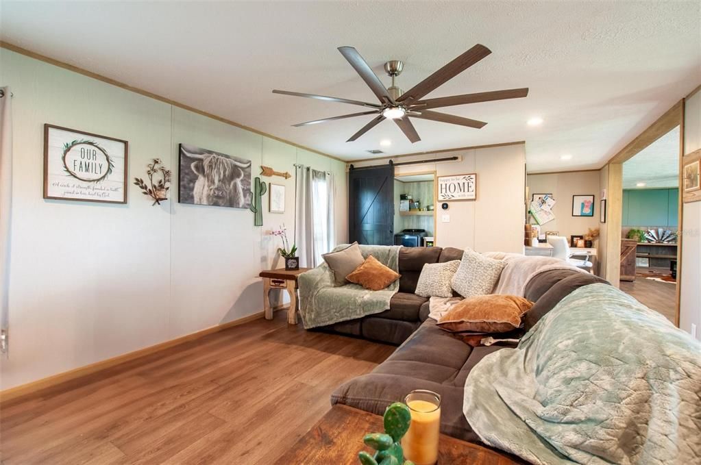 待售: $475,000 (4 贝兹, 2 浴室, 2280 平方英尺)