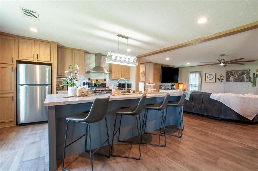 待售: $475,000 (4 贝兹, 2 浴室, 2280 平方英尺)