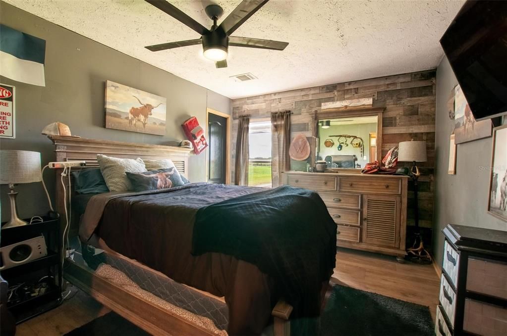 待售: $475,000 (4 贝兹, 2 浴室, 2280 平方英尺)