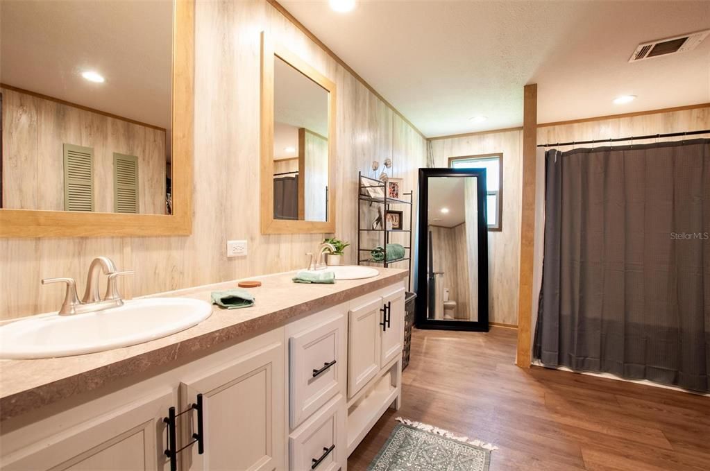 待售: $475,000 (4 贝兹, 2 浴室, 2280 平方英尺)