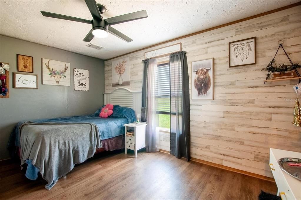 待售: $475,000 (4 贝兹, 2 浴室, 2280 平方英尺)