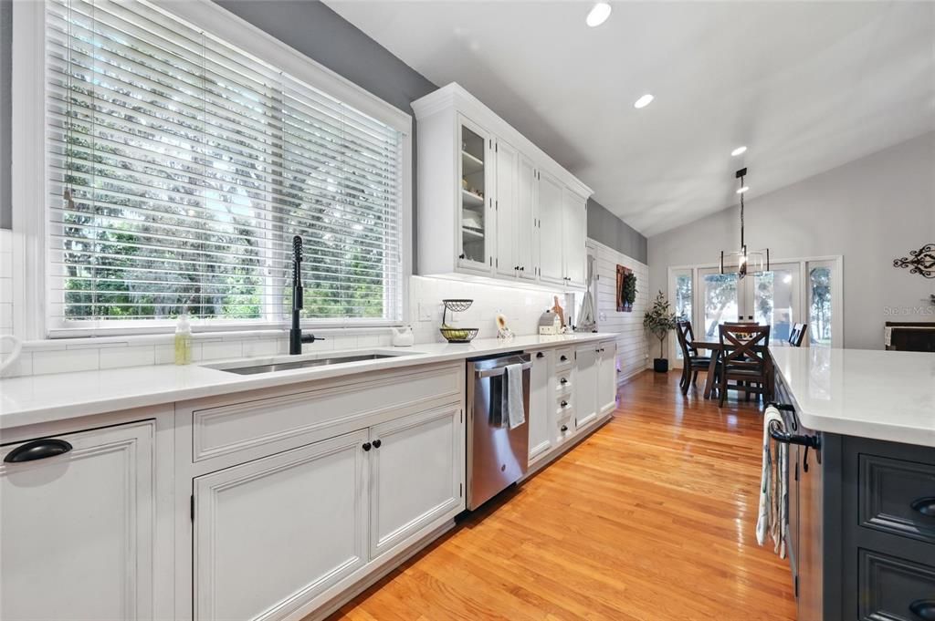 待售: $1,467,350 (4 贝兹, 3 浴室, 3855 平方英尺)