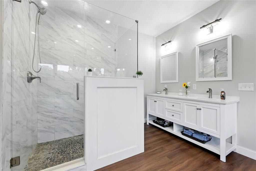 待售: $1,467,350 (4 贝兹, 3 浴室, 3855 平方英尺)