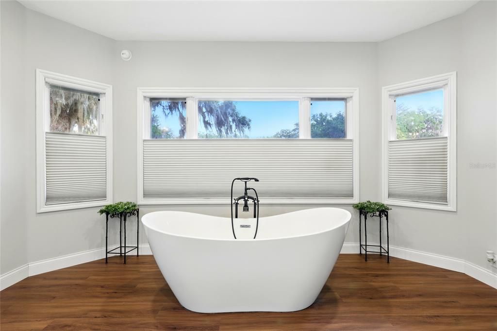 待售: $1,467,350 (4 贝兹, 3 浴室, 3855 平方英尺)