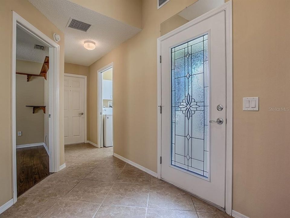 合同活跃: $359,000 (3 贝兹, 2 浴室, 1398 平方英尺)