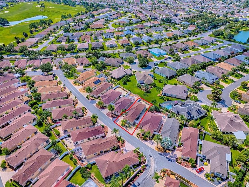 合同活跃: $359,000 (3 贝兹, 2 浴室, 1398 平方英尺)