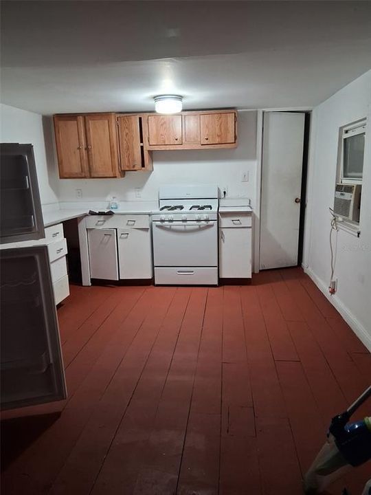 For Sale: $180,000 (4 beds, 3 baths, 1912 Square Feet)