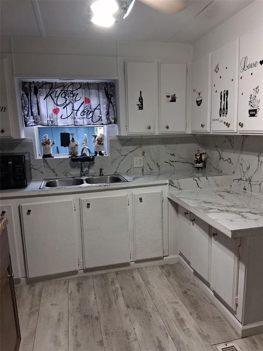 For Sale: $180,000 (4 beds, 3 baths, 1912 Square Feet)